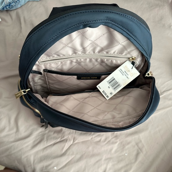 MICHAEL KORS BOOKBAG - Picture 3 of 3